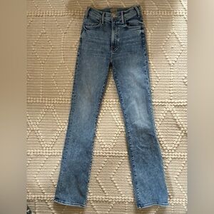 Mother Denim women’s The Hustler Sneak Jeans in On the Road wash size 26.